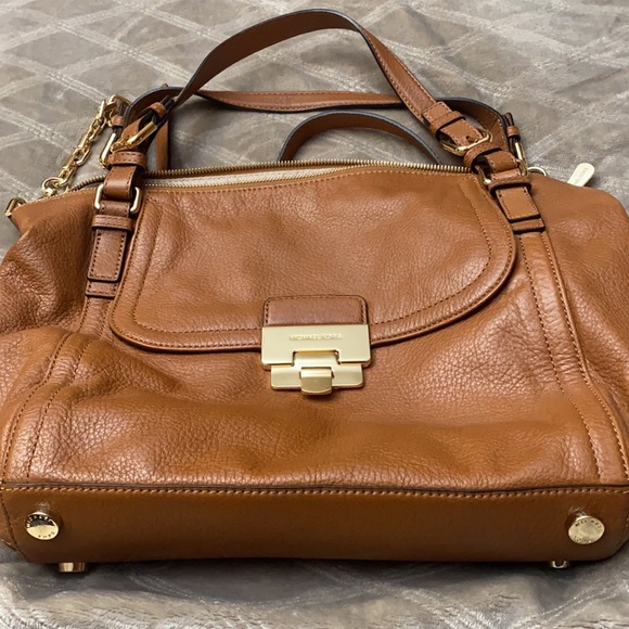 Michael Kors new Handbag - Picture 3 of 4
